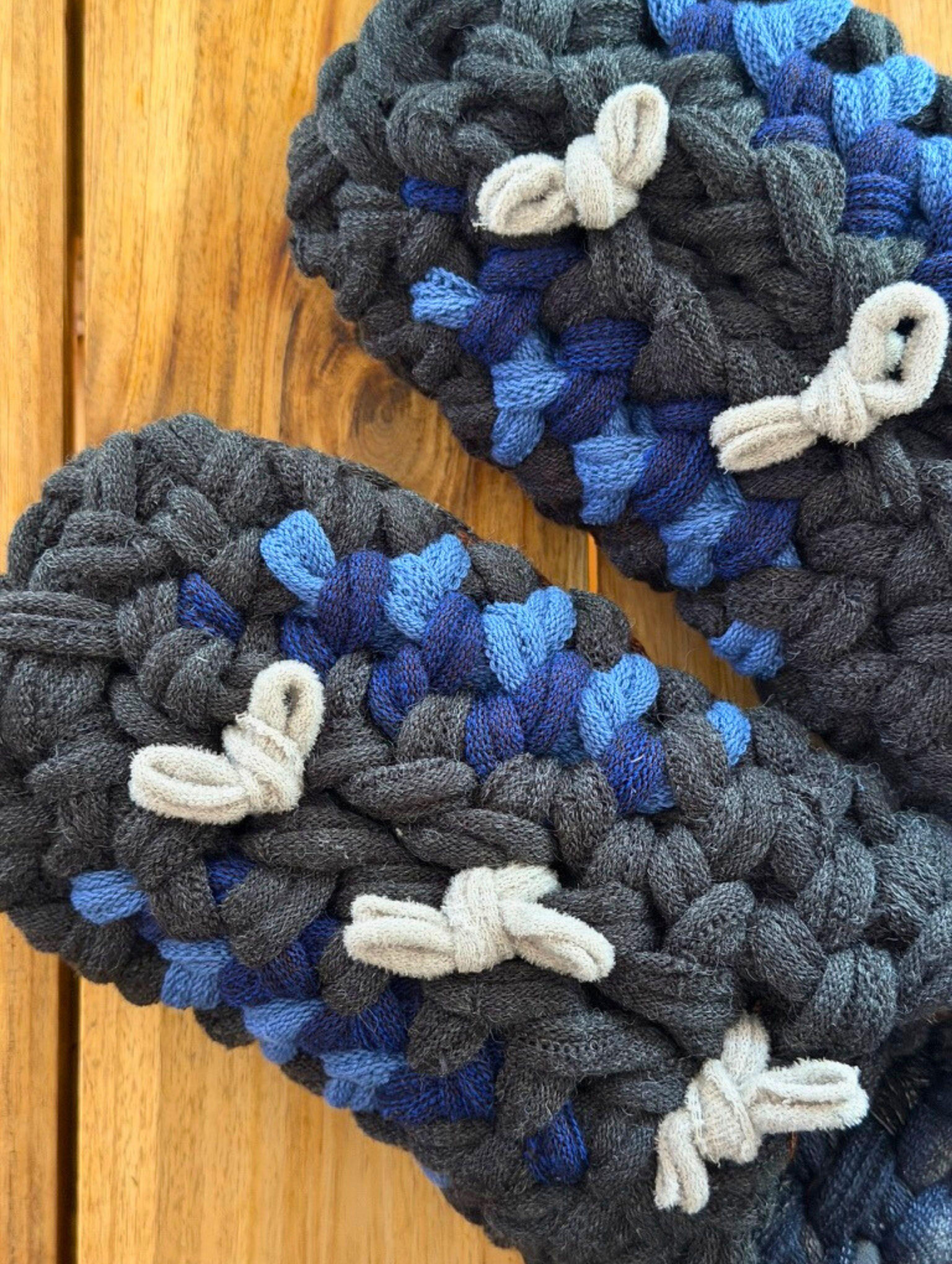Gestrickte Upcycling-Hausschuhe