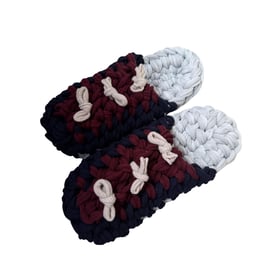 Gestrickte Upcycling-Hausschuhe