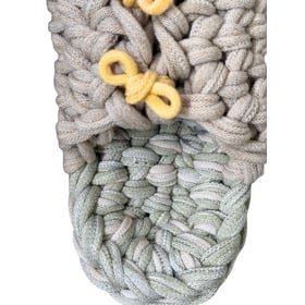Gestrickte Upcycling-Hausschuhe Gestrickte Upcycling-Hausschuhe