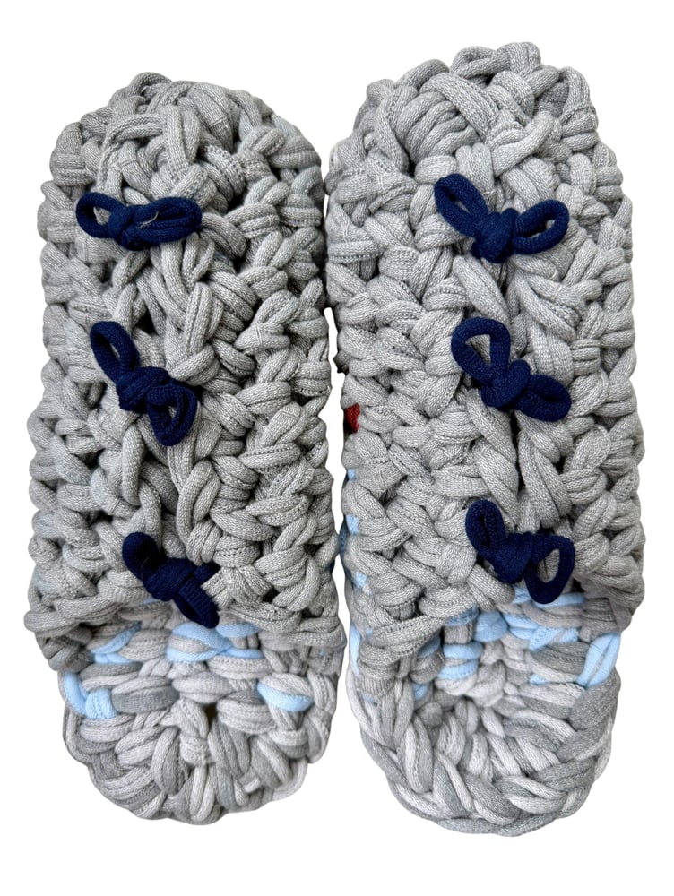 Gestrickte Upcycling-Hausschuhe
