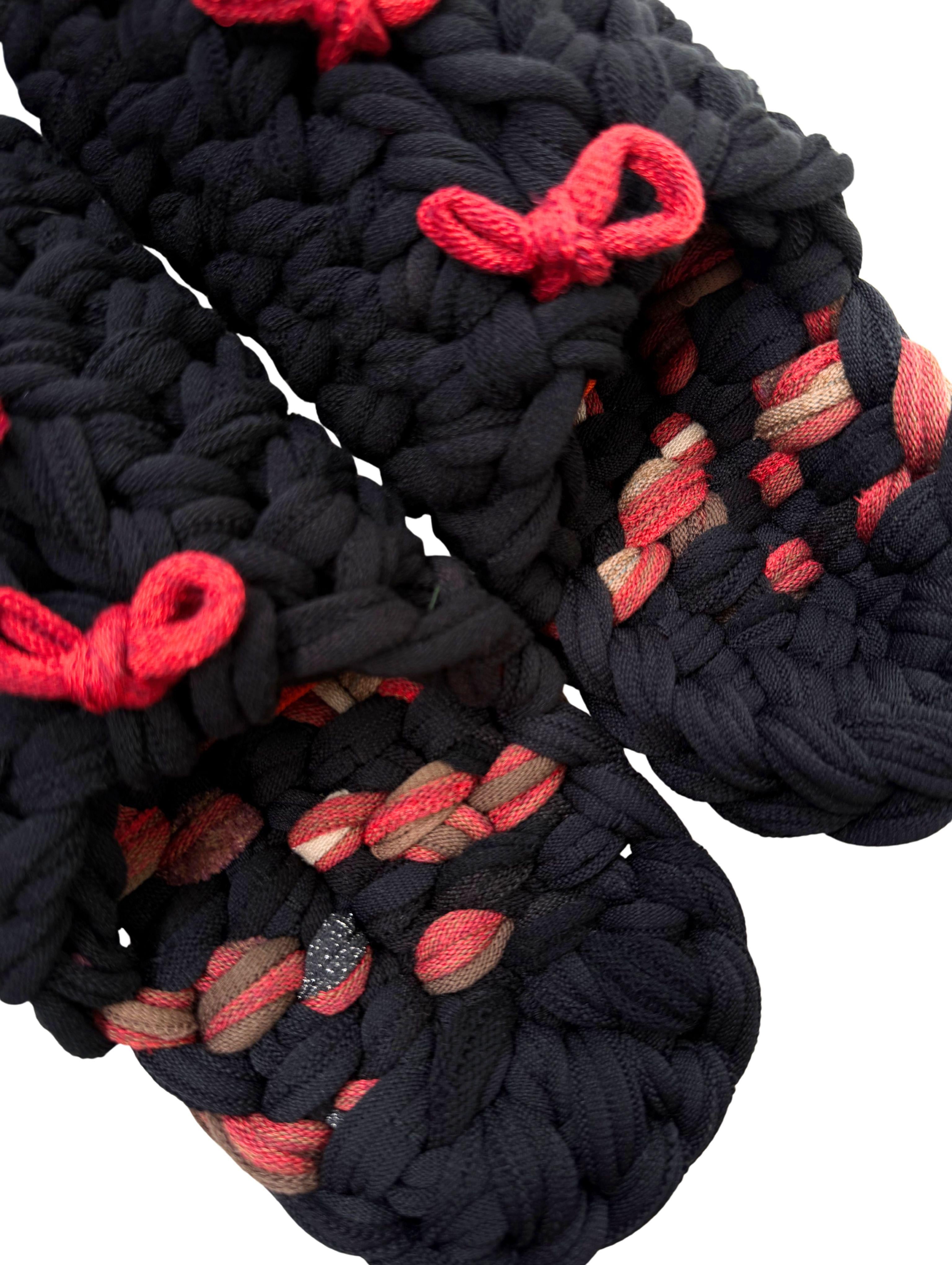Gestrickte Upcycling-Hausschuhe Gestrickte Upcycling-Hausschuhe