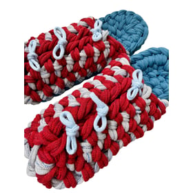Gestrickte Upcycling-Hausschuhe Gestrickte Upcycling-Hausschuhe