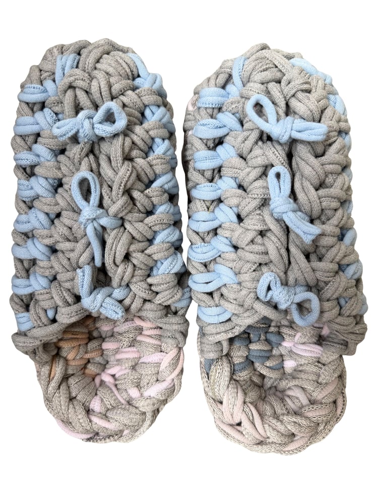 Gestrickte Upcycling-Hausschuhe