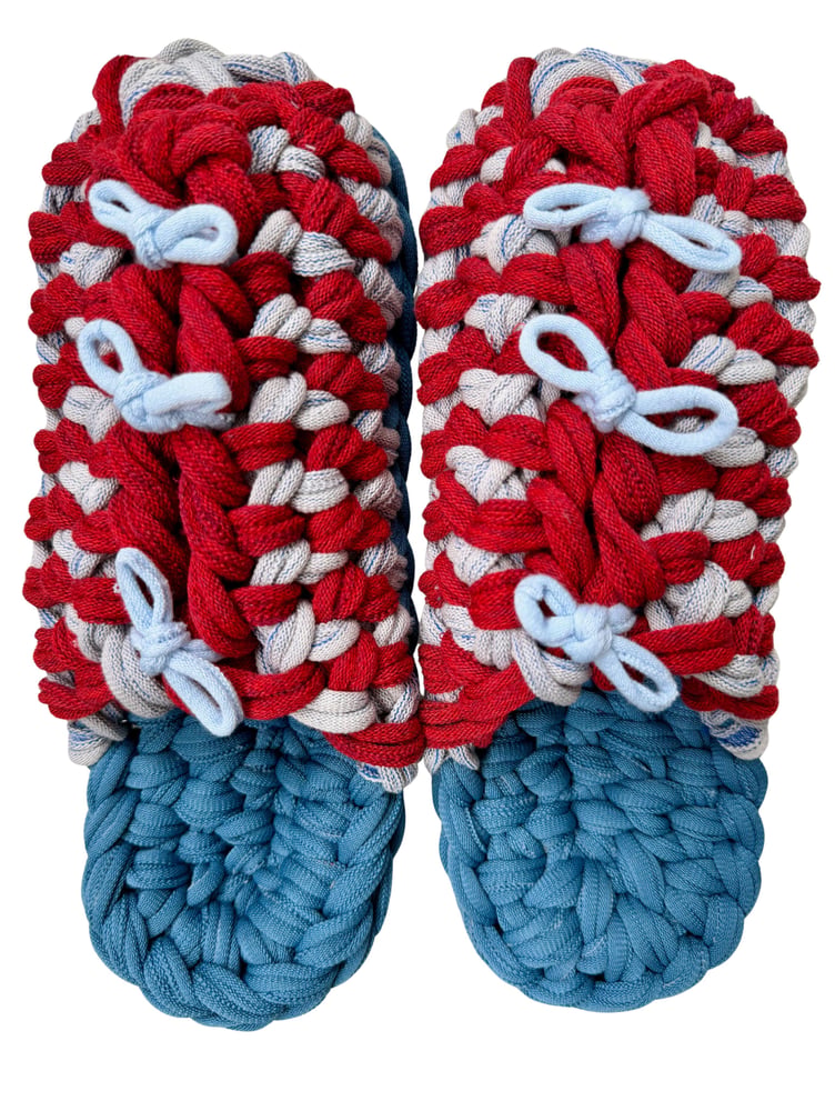 Gestrickte Upcycling-Hausschuhe