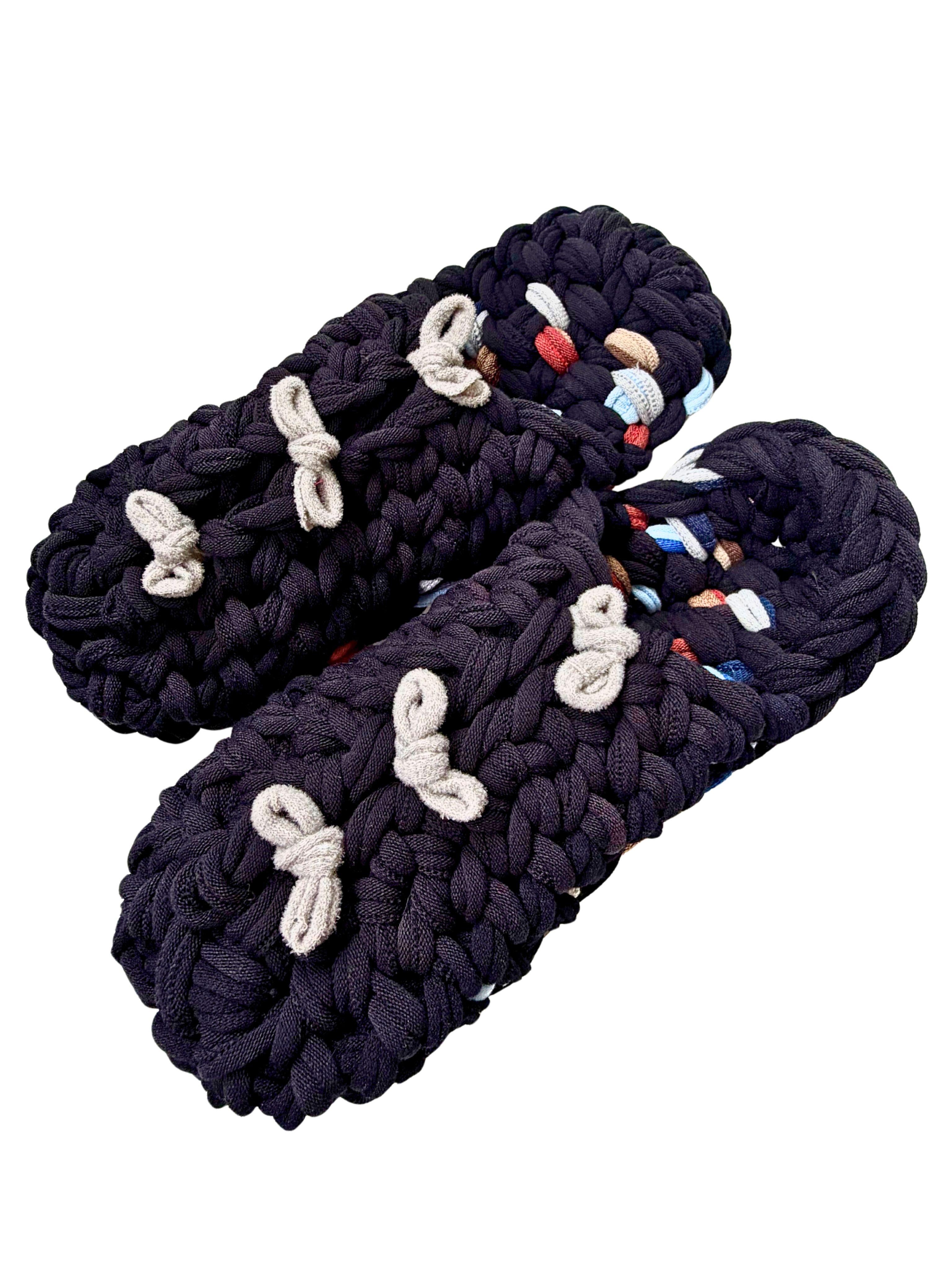 Gestrickte Upcycling-Hausschuhe