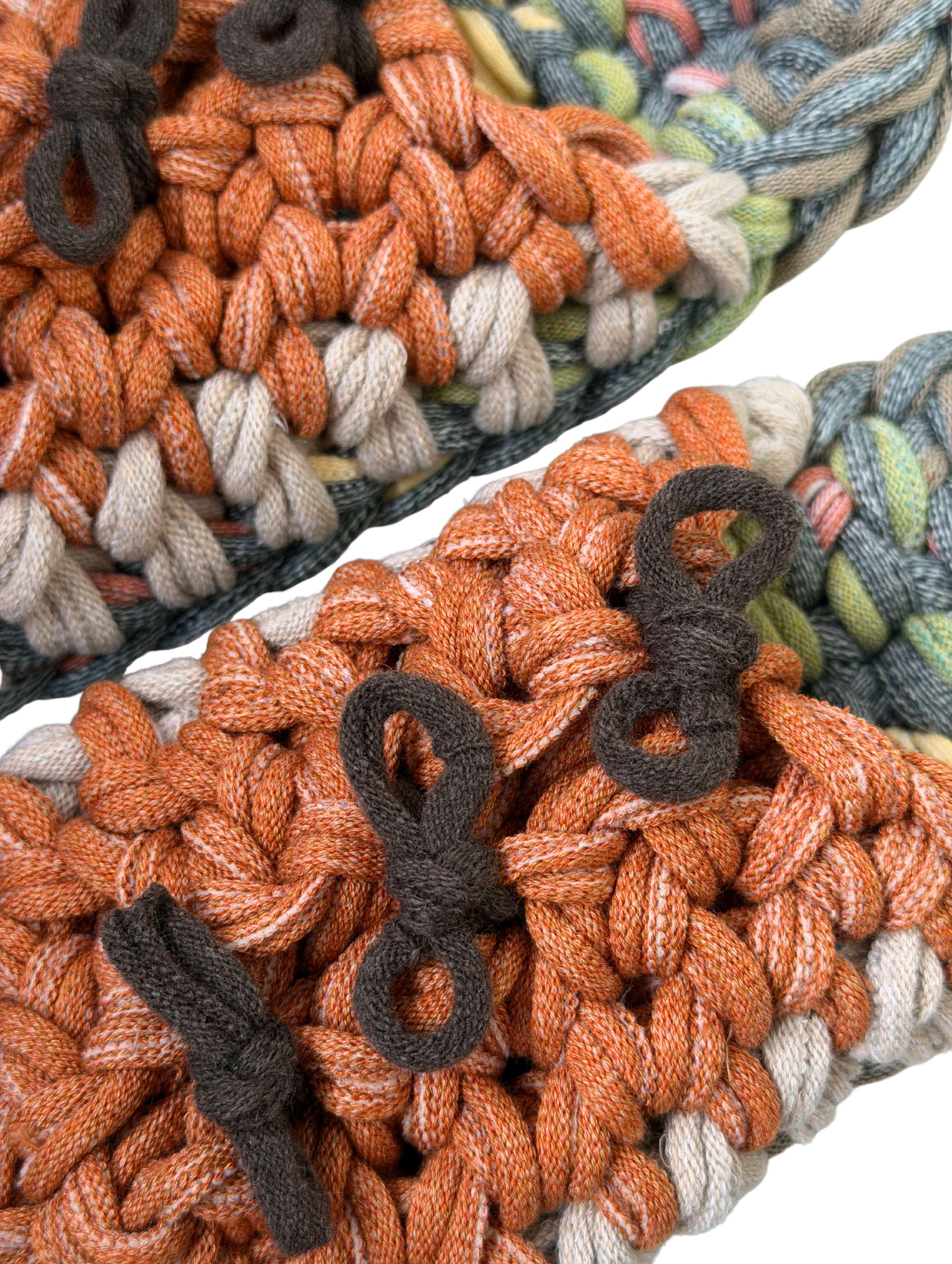 Gestrickte Upcycling-Hausschuhe Gestrickte Upcycling-Hausschuhe