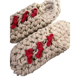 Gestrickte Upcycling-Hausschuhe Gestrickte Upcycling-Hausschuhe