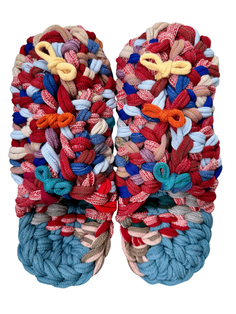 Gestrickte Upcycling-Hausschuhe