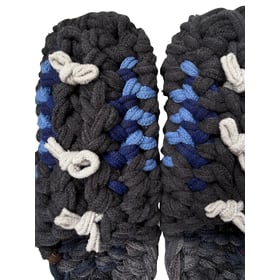Gestrickte Upcycling-Hausschuhe