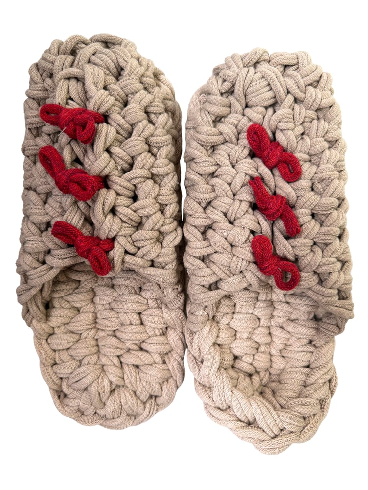 Gestrickte Upcycling-Hausschuhe
