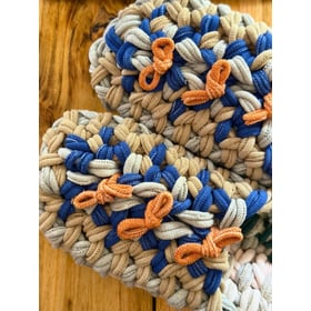 Gestrickte Upcycling-Hausschuhe Gestrickte Upcycling-Hausschuhe