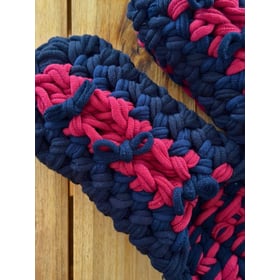 Gestrickte Upcycling-Hausschuhe