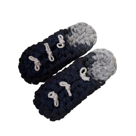 Gestrickte Upcycling-Hausschuhe