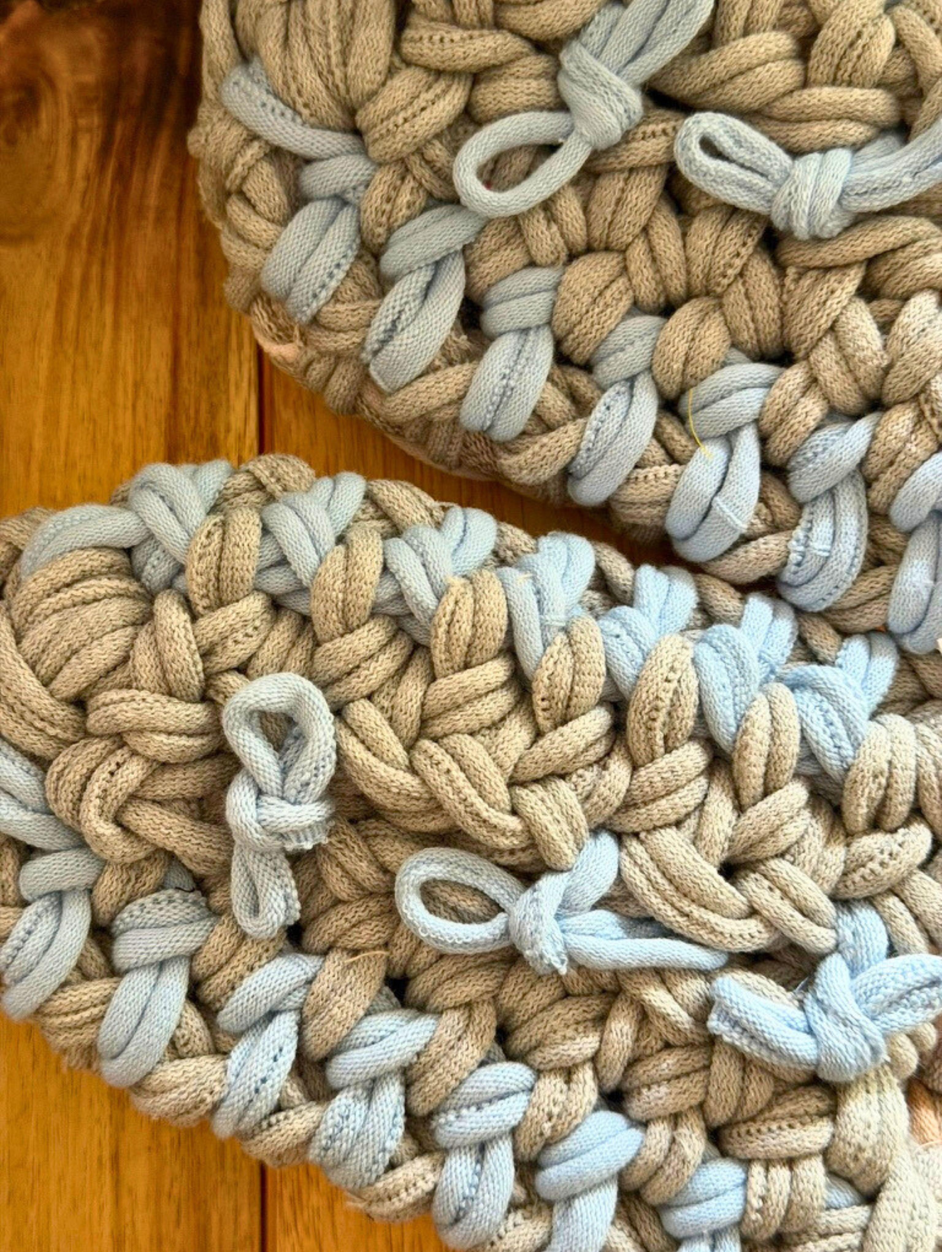 Gestrickte Upcycling-Hausschuhe