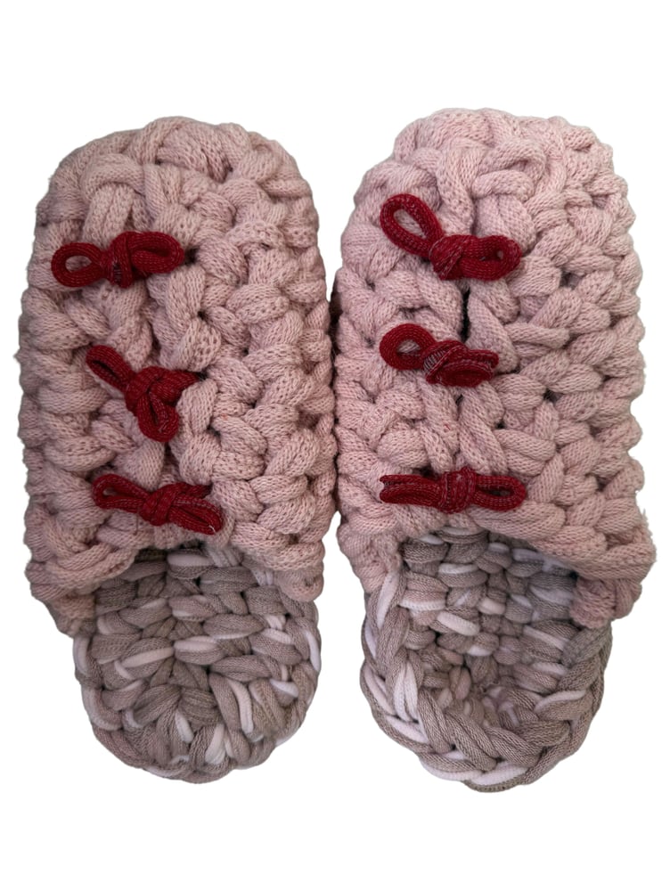 Gestrickte Upcycling-Hausschuhe