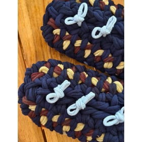 Gestrickte Upcycling-Hausschuhe Gestrickte Upcycling-Hausschuhe