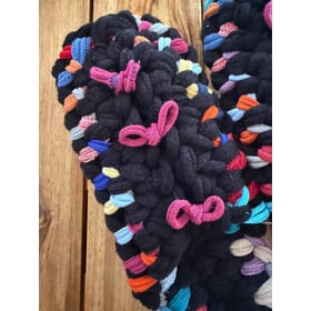 Gestrickte Upcycling-Hausschuhe