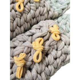 Gestrickte Upcycling-Hausschuhe Gestrickte Upcycling-Hausschuhe
