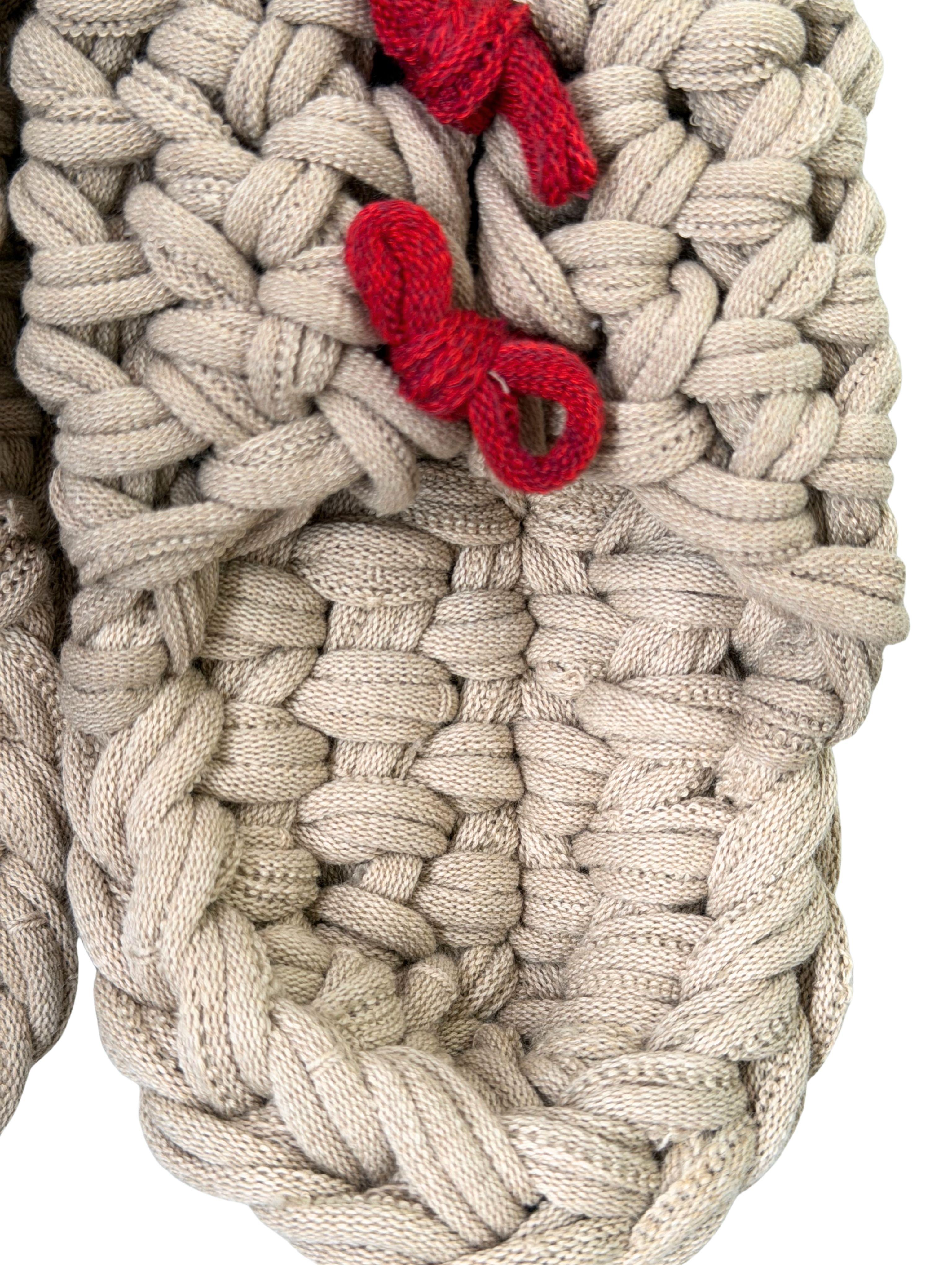 Gestrickte Upcycling-Hausschuhe Gestrickte Upcycling-Hausschuhe