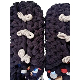 Gestrickte Upcycling-Hausschuhe Gestrickte Upcycling-Hausschuhe
