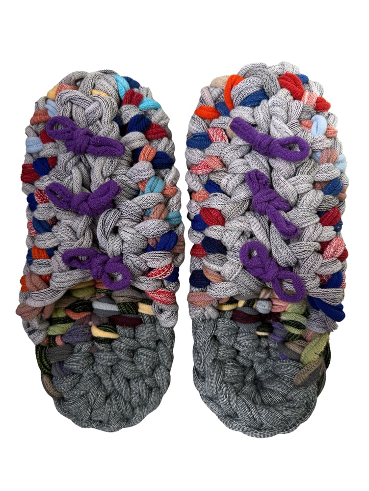 Gestrickte Upcycling-Hausschuhe