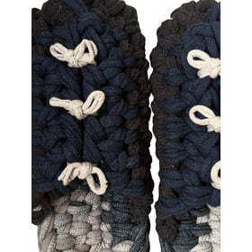 Gestrickte Upcycling-Hausschuhe Gestrickte Upcycling-Hausschuhe